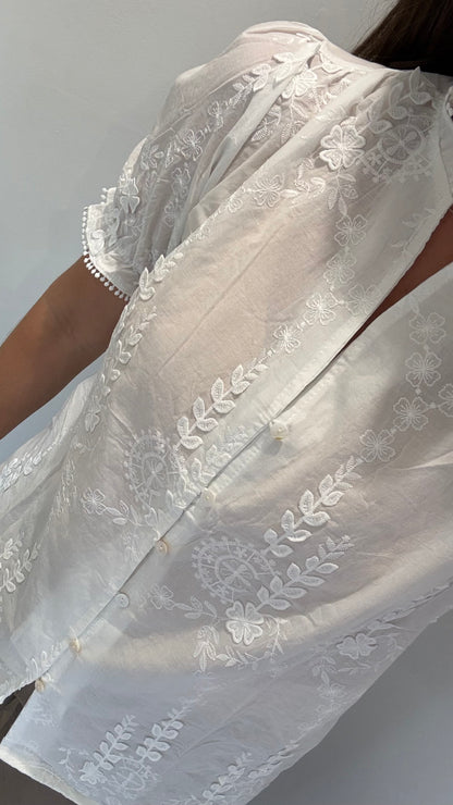 WHITE EMBROIDERED BLOUSE