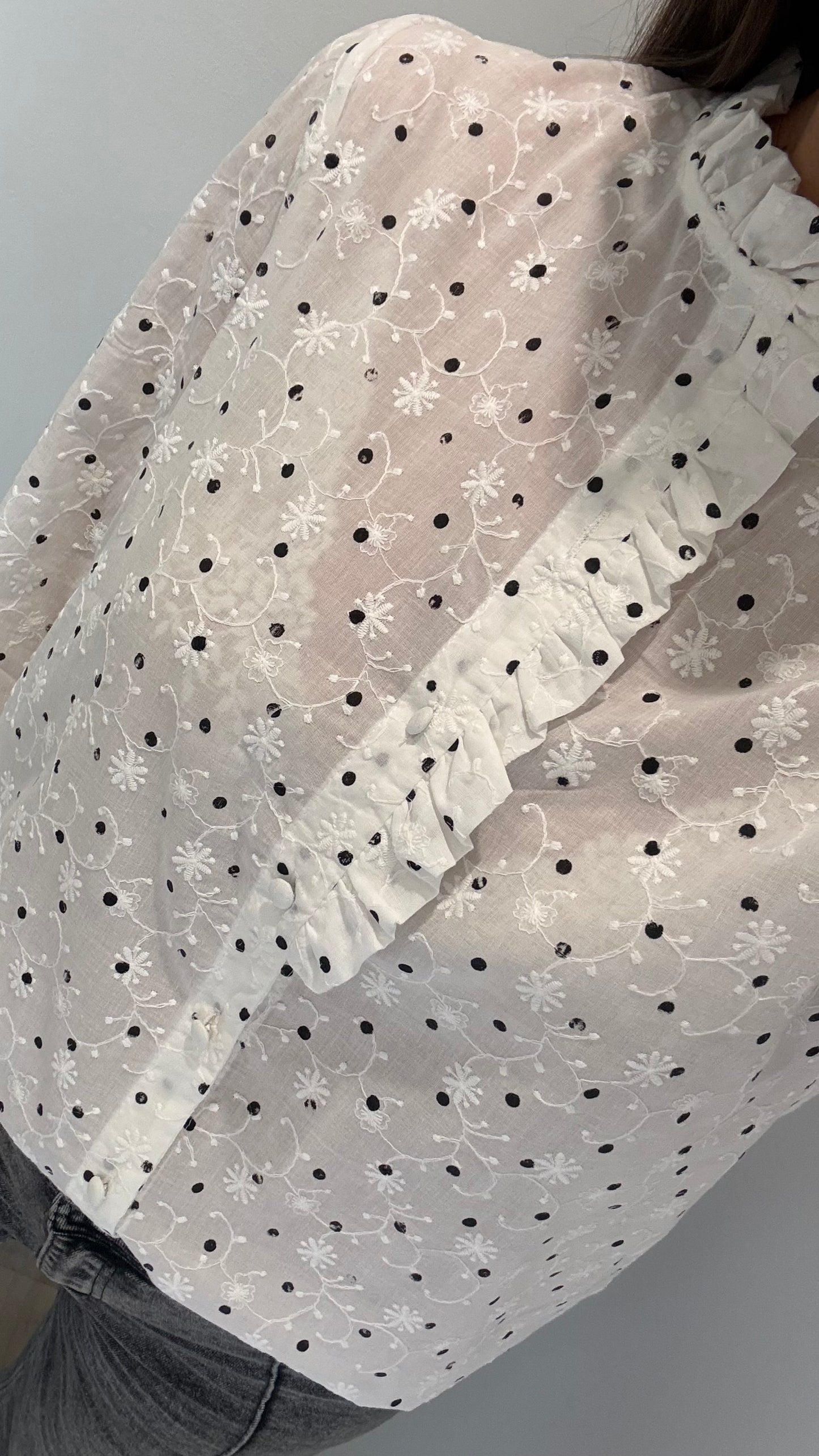 WHITE FLORAL EMBROIDERED SPOT BLOUSE