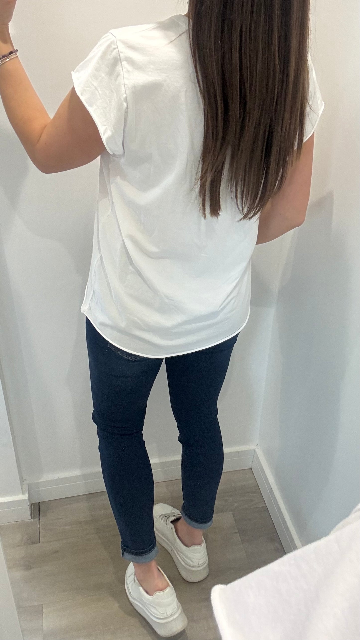 WHITE CAP SLEEVE TEE