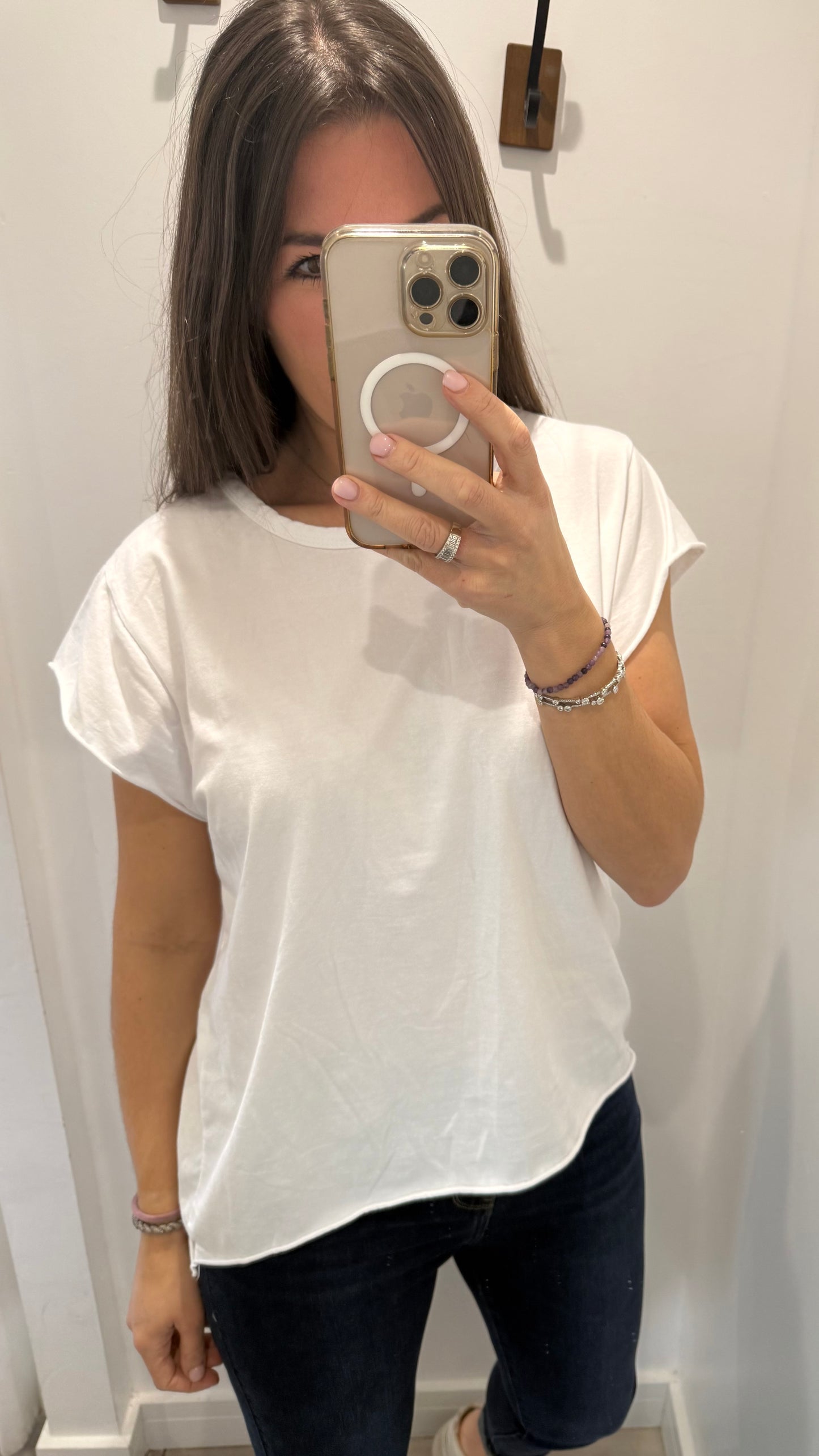 WHITE CAP SLEEVE TEE
