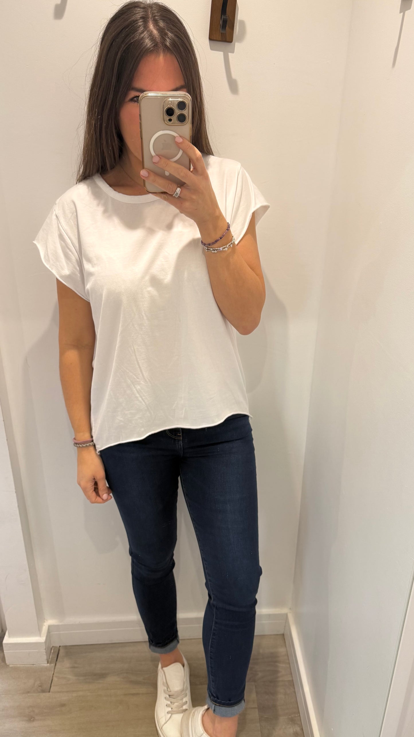 WHITE CAP SLEEVE TEE