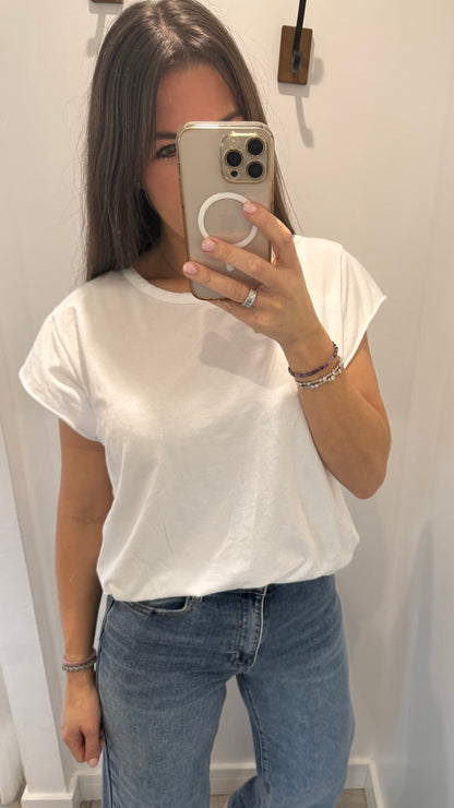 WHITE CAP SLEEVE TEE