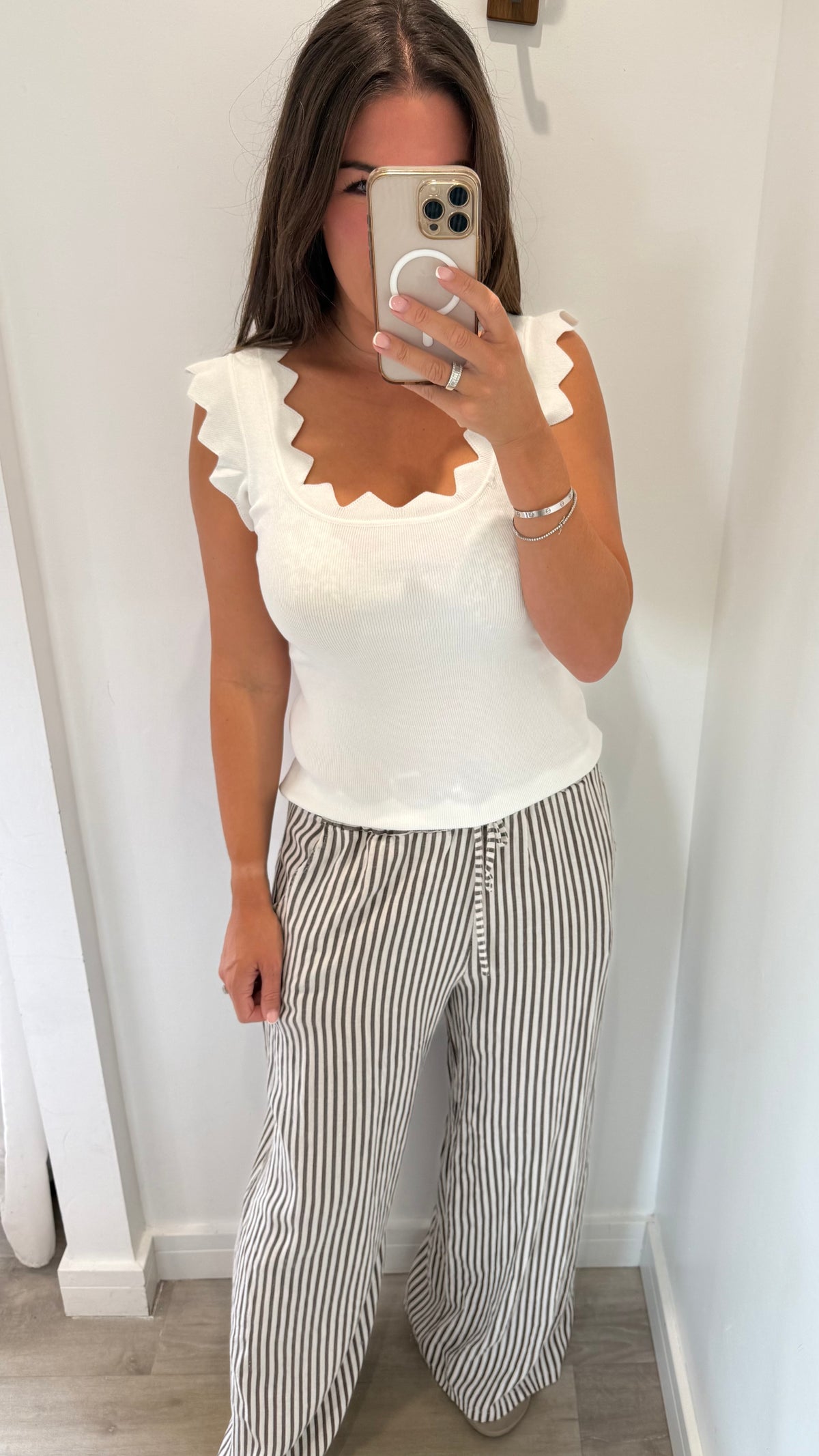 WHITE SCALLOP VEST TOP