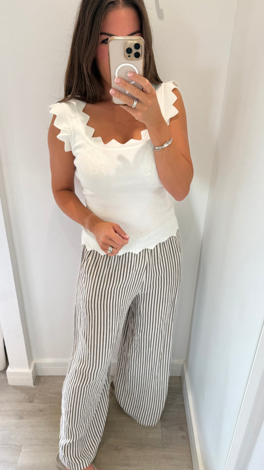 WHITE SCALLOP VEST TOP