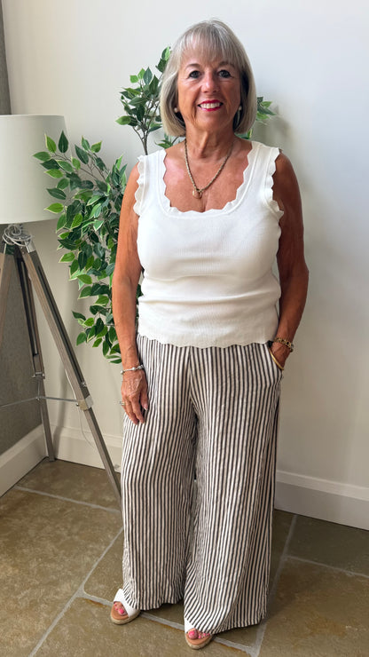 WHITE SCALLOP VEST TOP