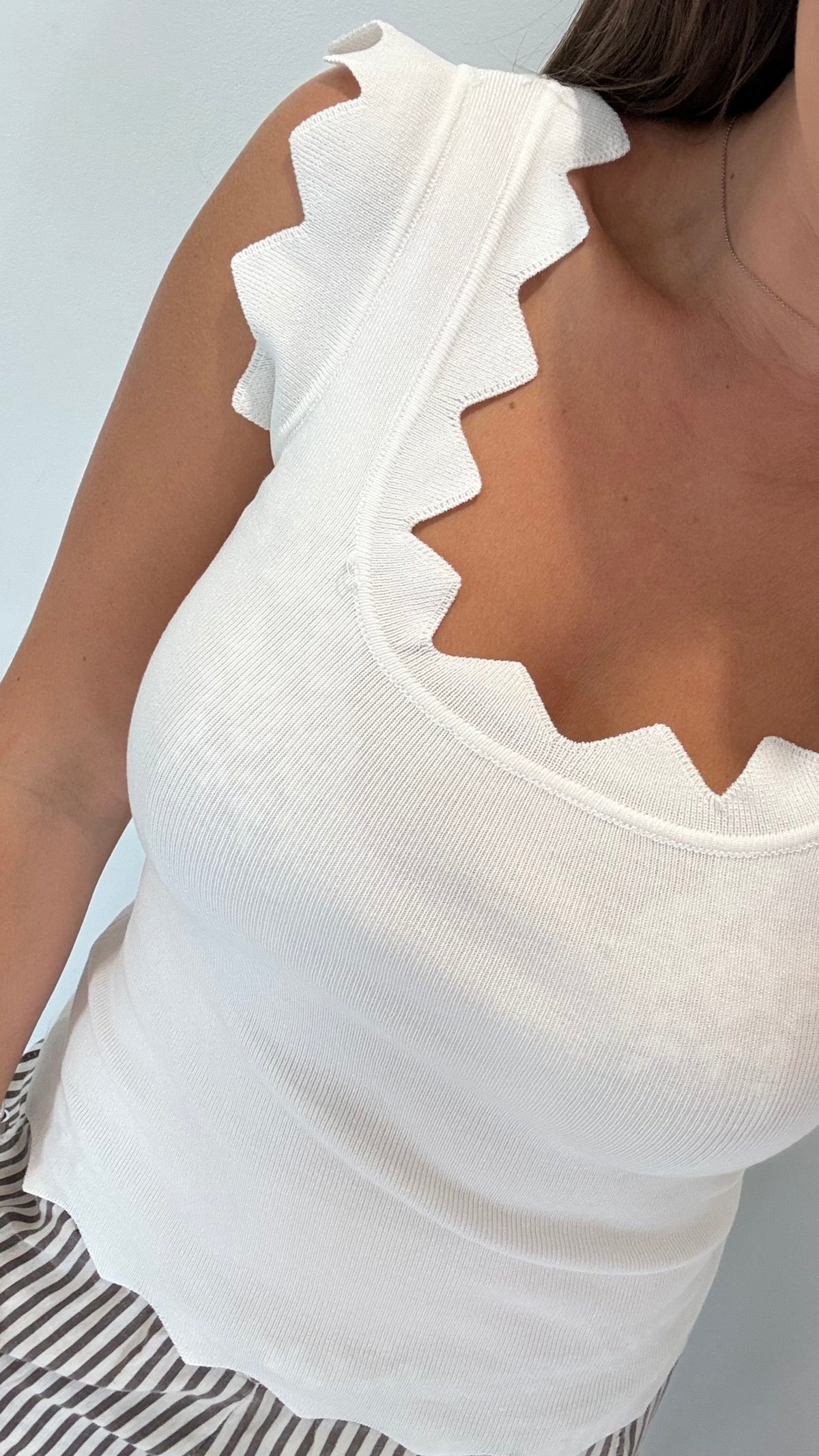 WHITE SCALLOP VEST TOP