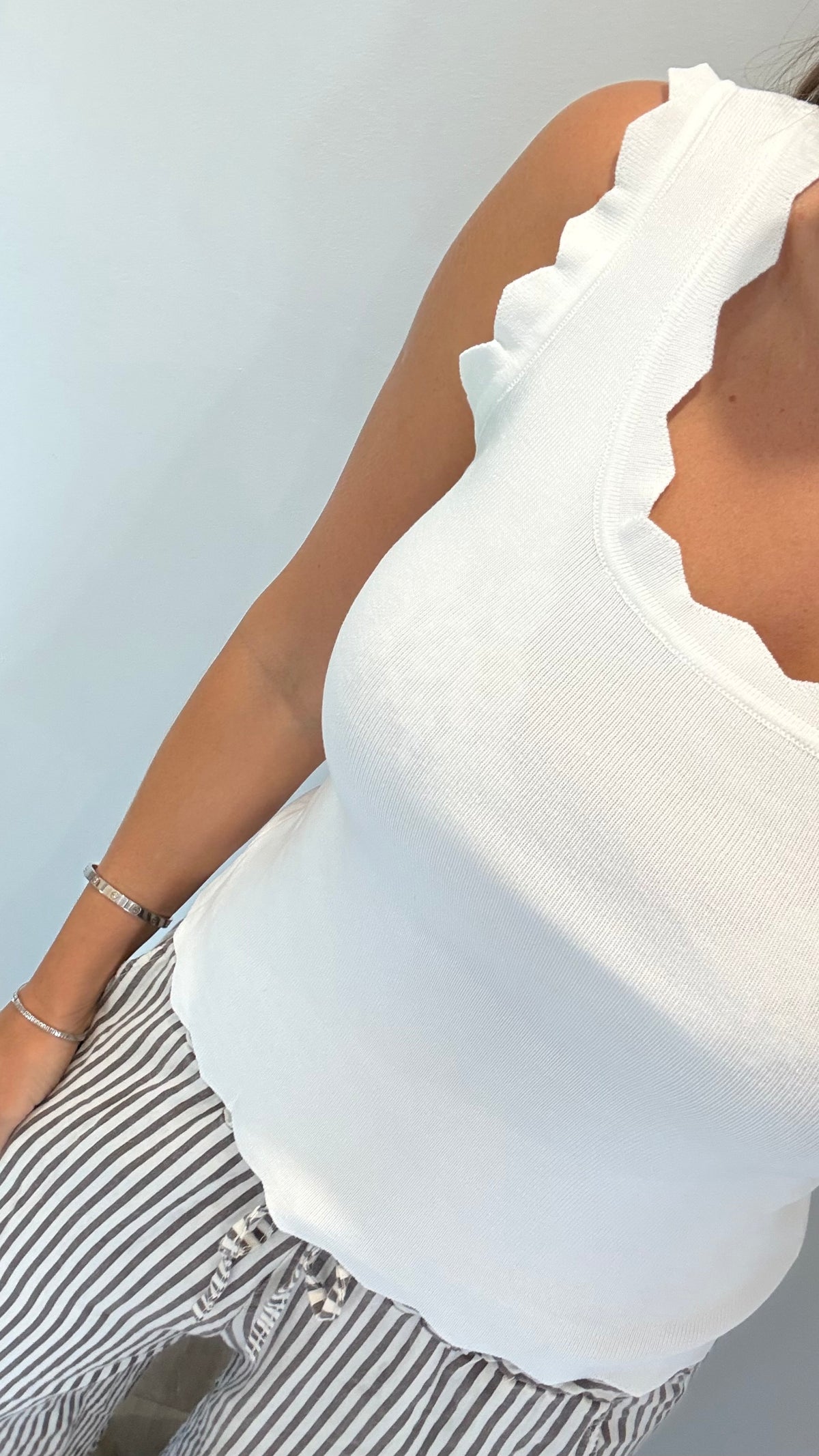 WHITE SCALLOP VEST TOP