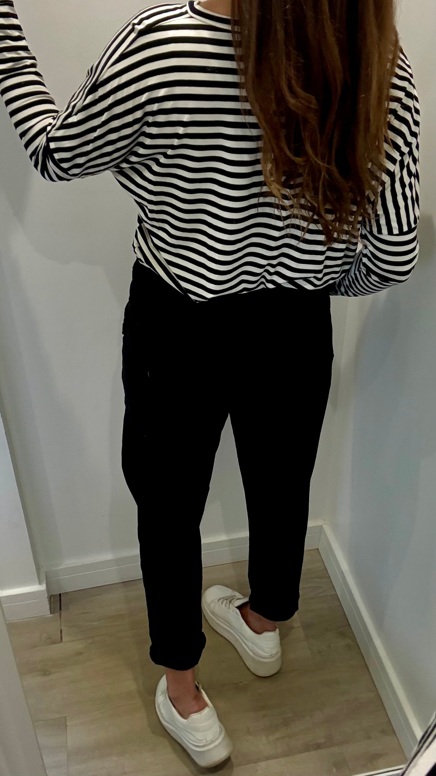 BLACK CHINO MAGIC PANT WITH FRILL POCKET