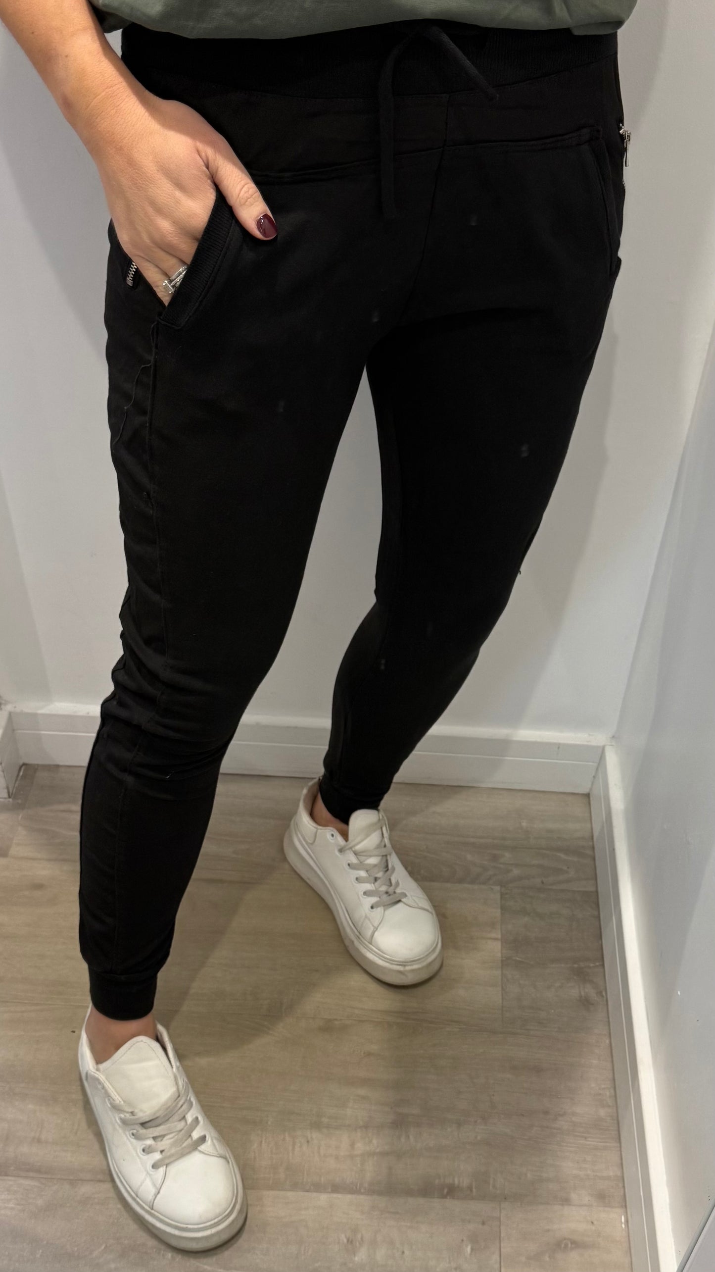 BLACK ULTIMATE JOGGER – BACK IN STOCK