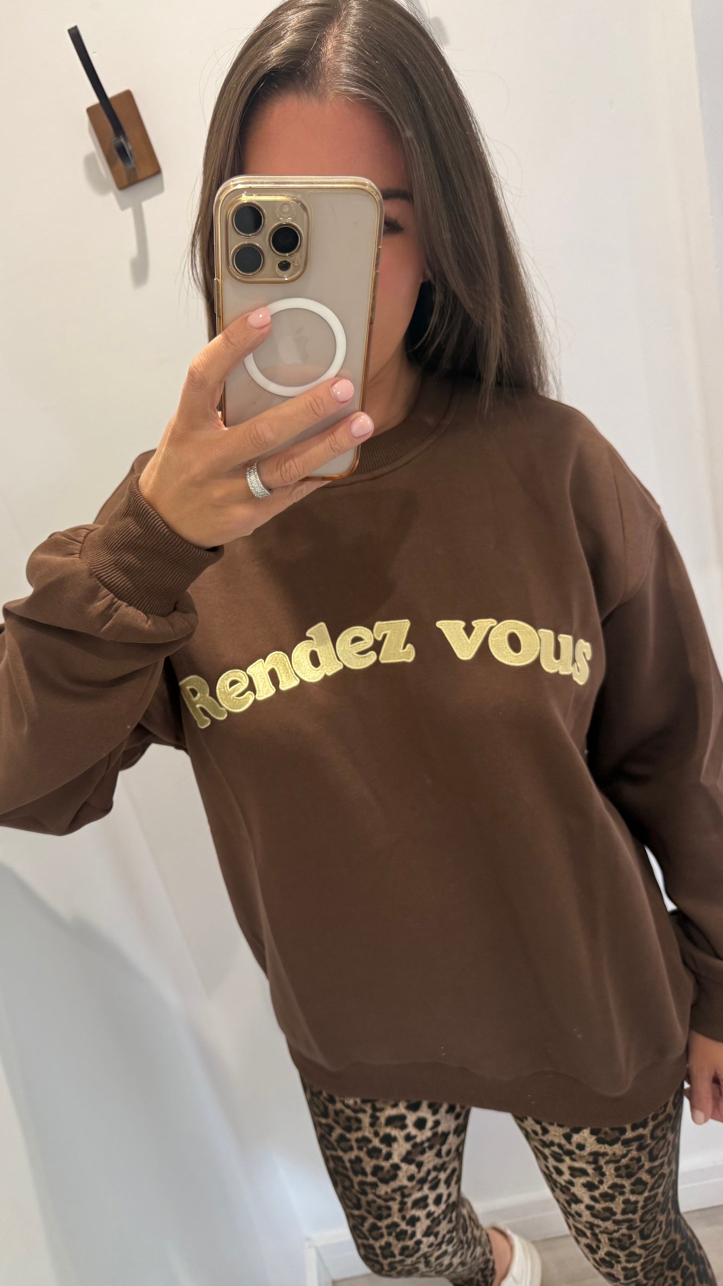 CHOCOLATE RENDEZ VOUS OVERSIZED SWEAT