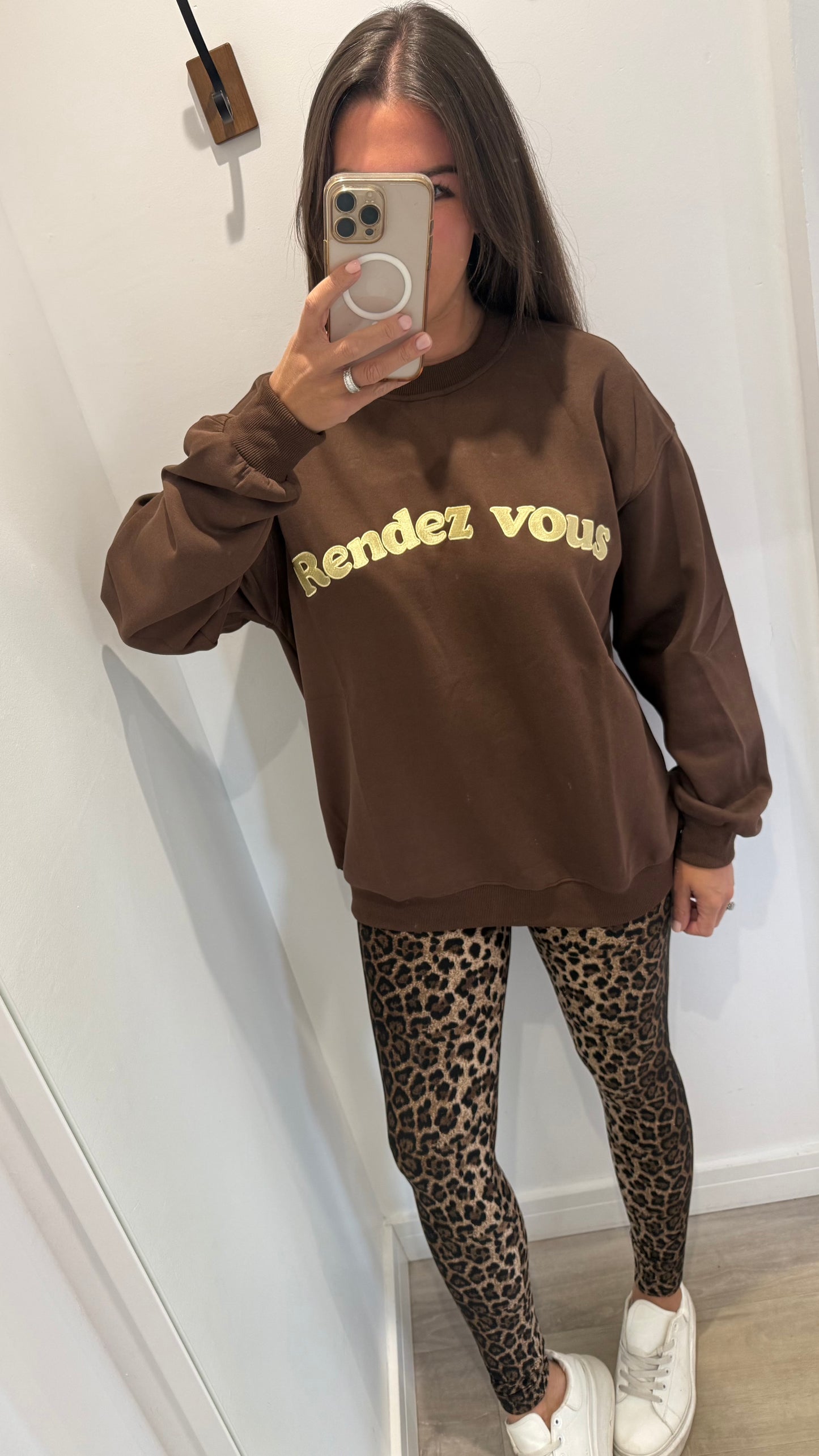 CHOCOLATE RENDEZ VOUS OVERSIZED SWEAT