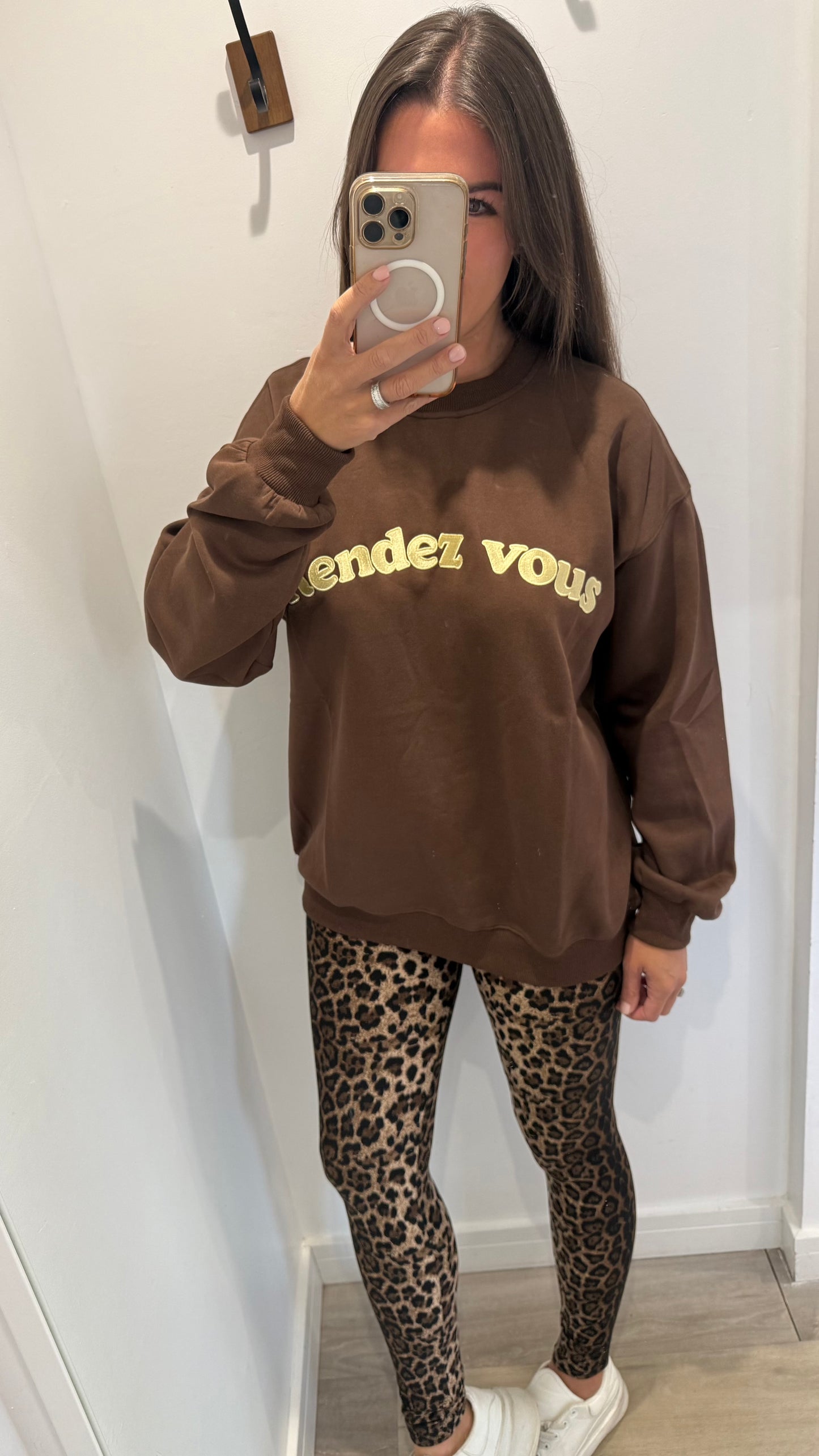 CHOCOLATE RENDEZ VOUS OVERSIZED SWEAT