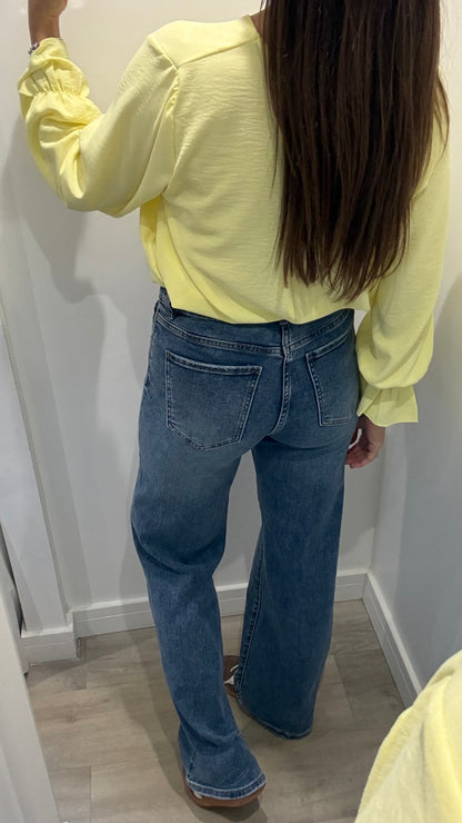 LEMON FRILL CUFF V-NECK BLOUSE