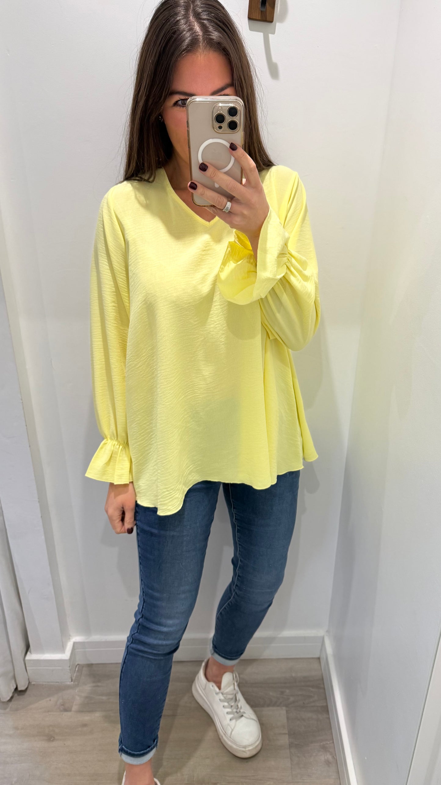 LEMON FRILL CUFF V-NECK BLOUSE