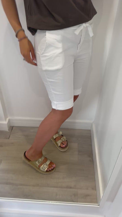 WHITE MAGIC SHORTS