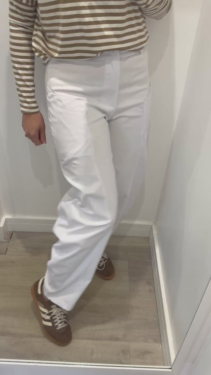 WHITE BUTTON BARREL TROUSERS WITH EXPOSED POCKETS