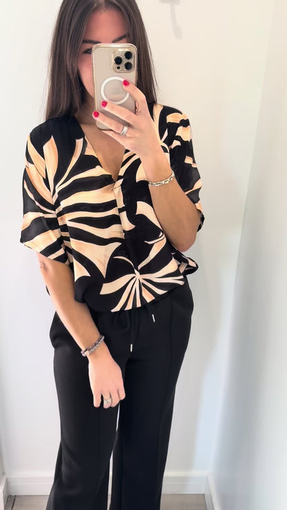 BOTANICAL PRINT V NECK TOP