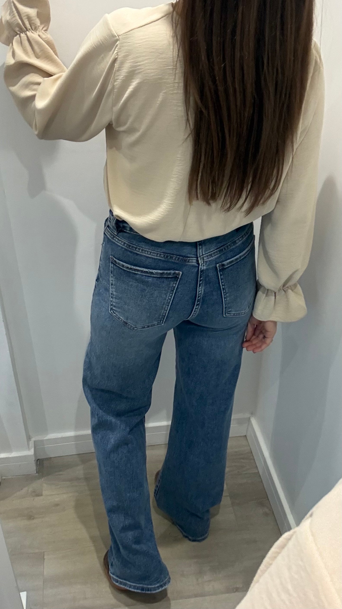 SAND FRILL CUFF V-NECK BLOUSE