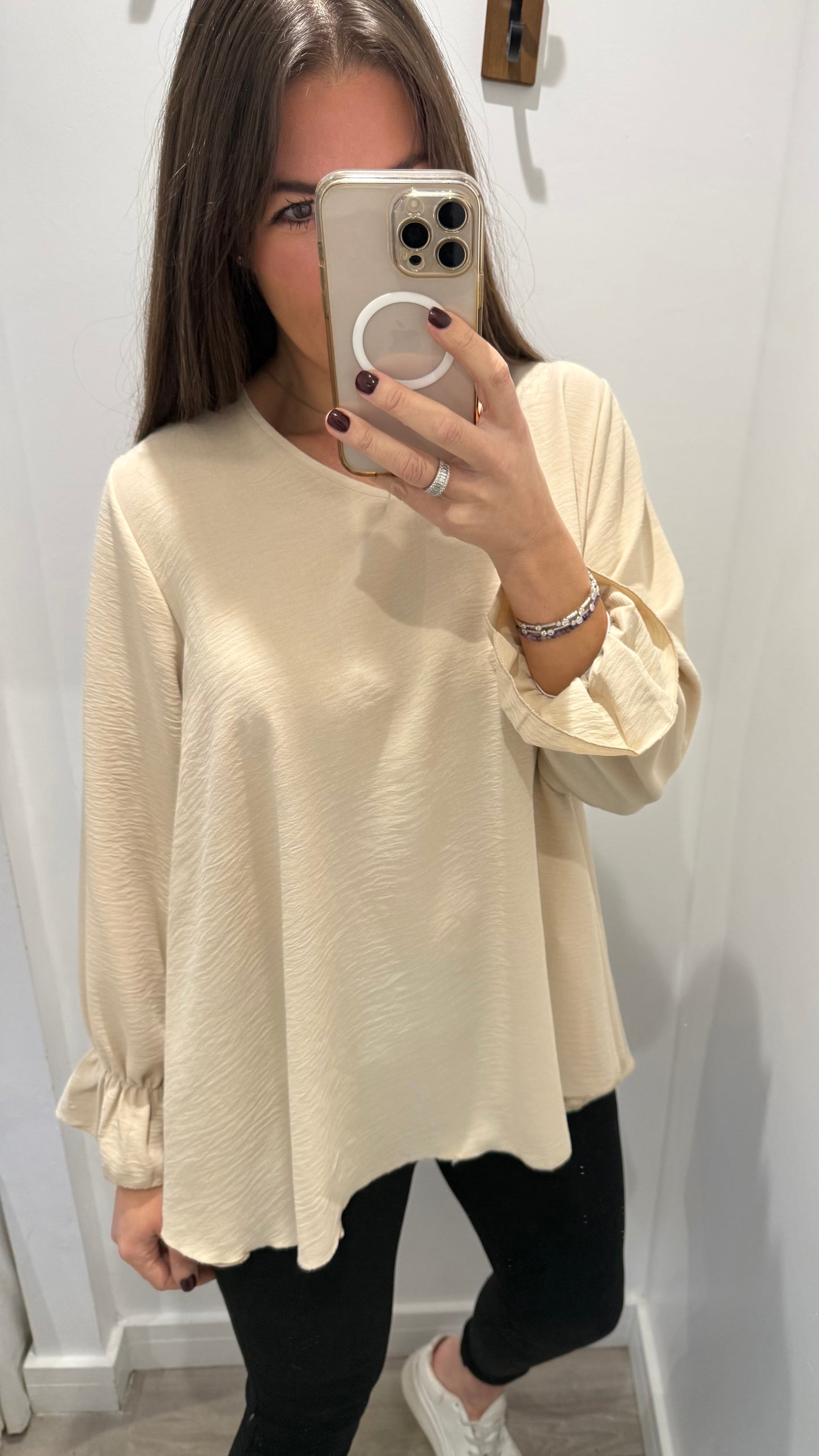 SAND FRILL CUFF V-NECK BLOUSE