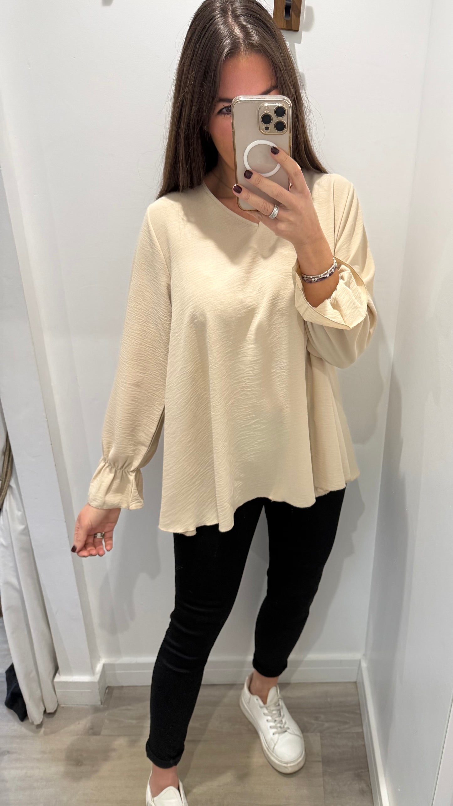 SAND FRILL CUFF V-NECK BLOUSE