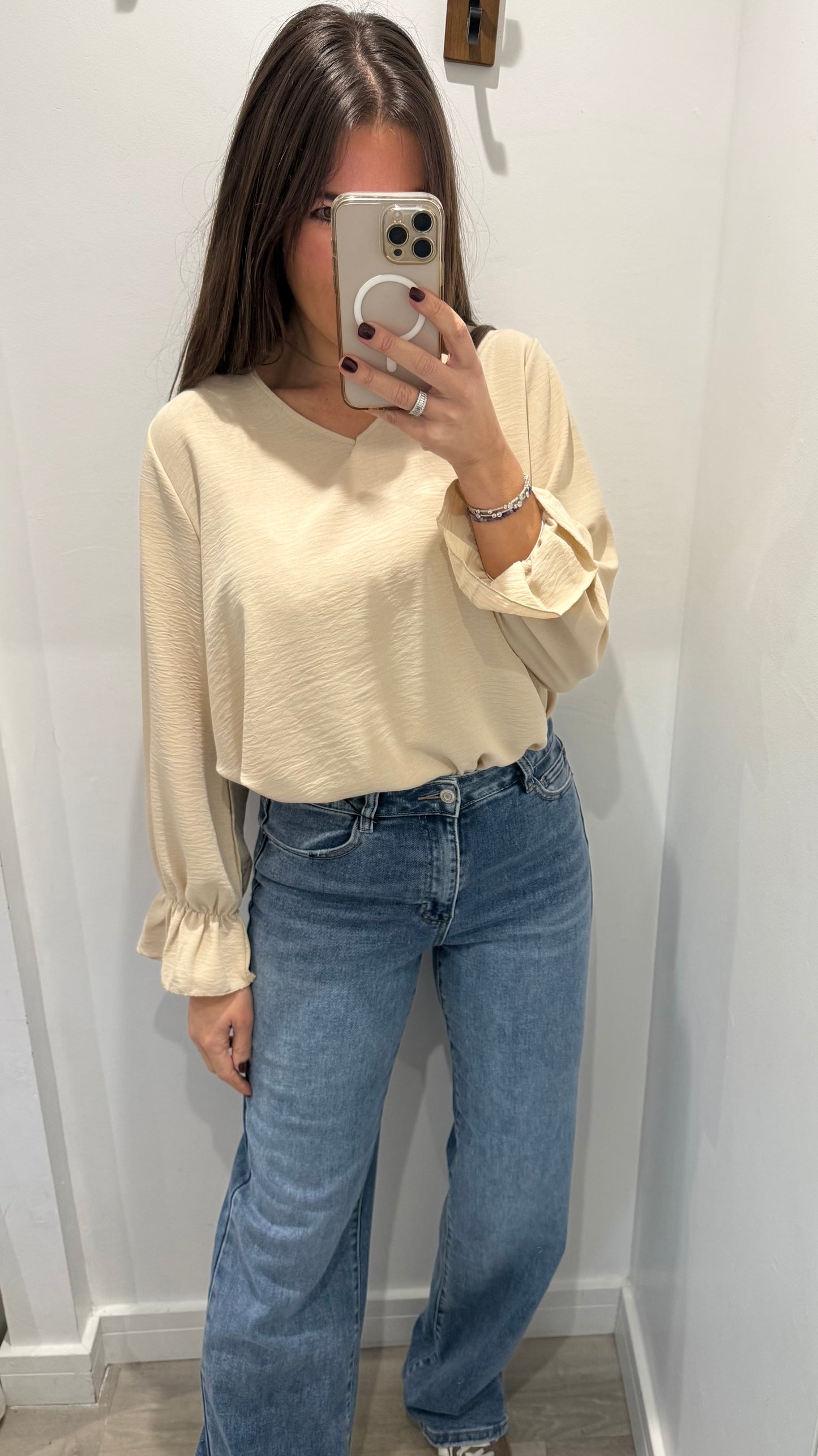 SAND FRILL CUFF V-NECK BLOUSE